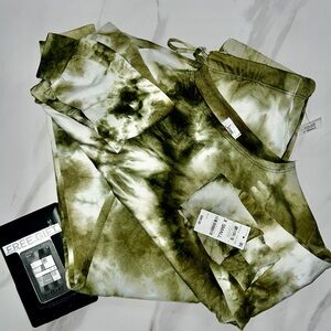 JENNI TIE DYE PJ SET SIZE XS with free tablet